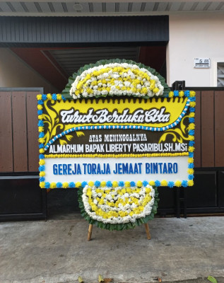 Papan Bunga Duka di Semadam