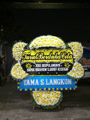 Papan Bunga Duka di Semadam